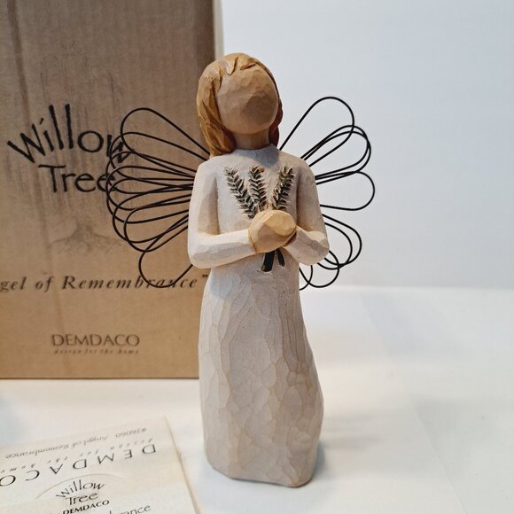 Willow Tree "Angel of Remembrance” figurine - Picture 9 of 10